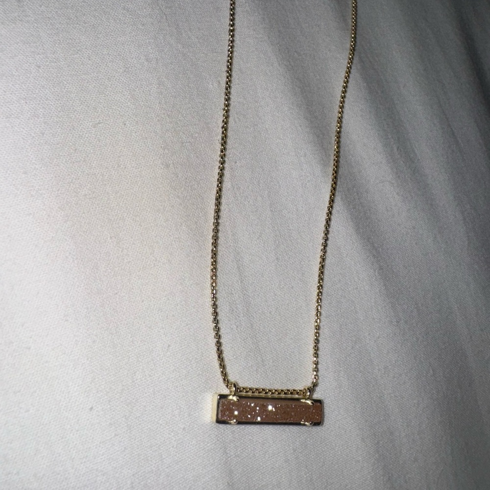 Elegant Gold and Brown Necklace